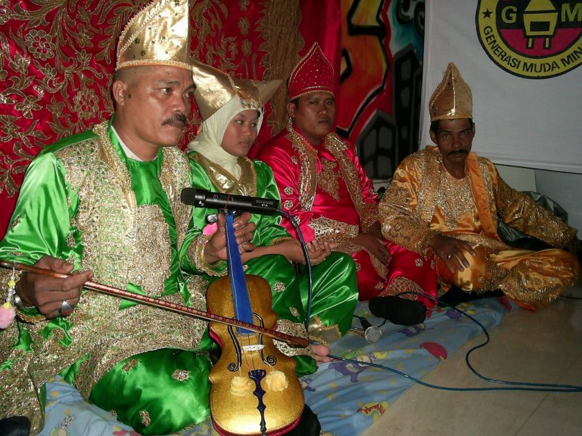 14 Alat Musik Tradisional Sumatra Barat Dan Cara Memainkannya - Tambah ...