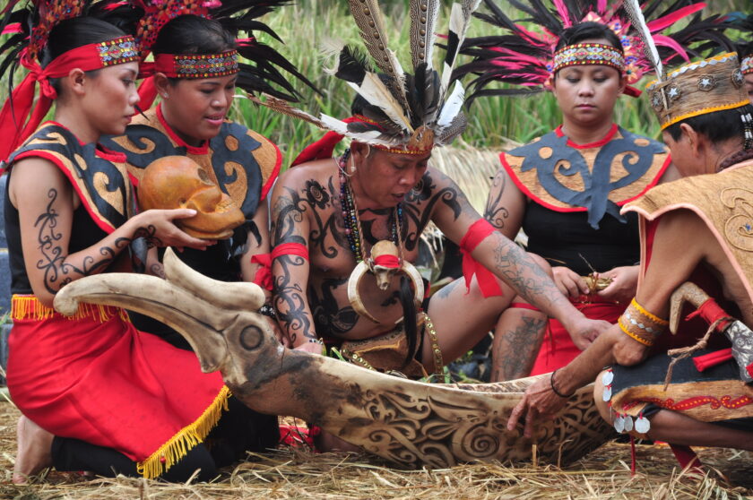 12 Suku Di Pulau Kalimantan Serta Penjelasannya - Tambah Pinter