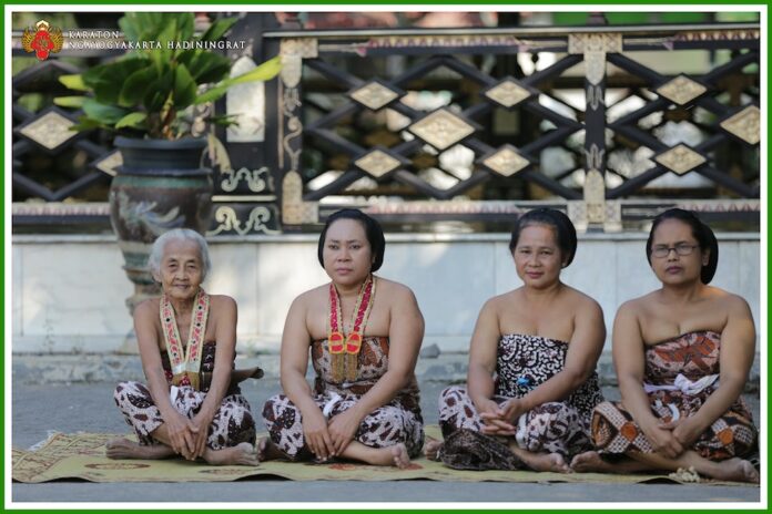 12 Pakaian Adat Yogyakarta Serta Penjelasannya - Tambah Pinter